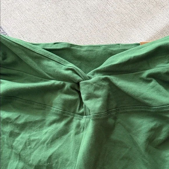 PINK. Victoria’s Secret Green Leggings - Picture 2 of 5